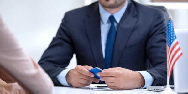 How Immigration Lawyers Help Secure Employment-Based Visas for Skilled Workers