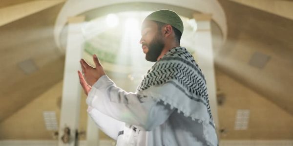 How the Yizkor Card Honors Memory and Strengthens Community During Loss