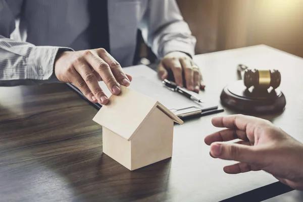 Business Counsel Miami KEW Legal’s Trusted Experts