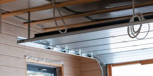 Experienced Pros Handling Garage Door Repair Gilbert