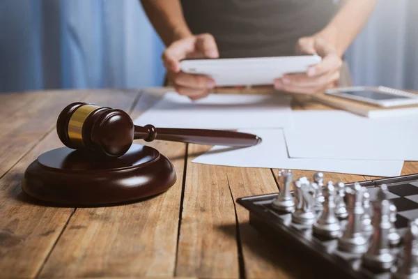 The Power of an Attorney Referral Network in Modern Law Practice