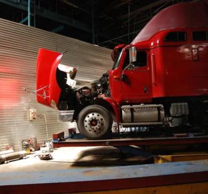 Semi Truck Repair Jackson for Engine and Brake Issues