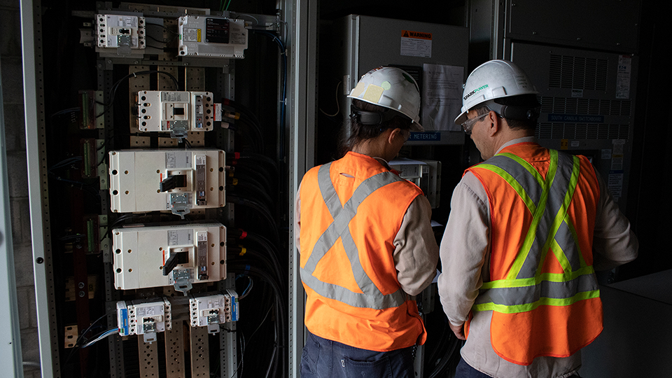 Trusted Industrial Electrical Contractor in Manitoba for Businesses