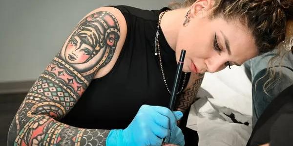 What Customer Reviews Reveal About a Tattoo Shop’s Quality and Service