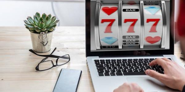 Enjoy Real Money Action with Poker Online Casino Games