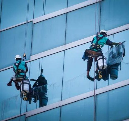 Best Window Cleaning Techniques for Homes and Commercial Buildings