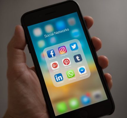 Finding the SMM World official Website for Social Media Services