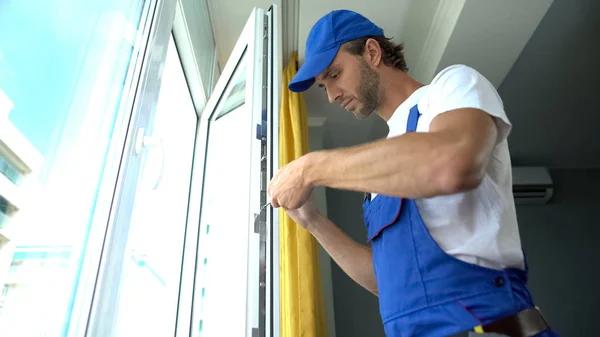 What Homeowners Should Know Before Scheduling Window Replacement Services